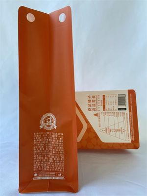 창을 가진 생분해성 편평한 바닥은 주머니 삼각천을 위로 서 있습니다